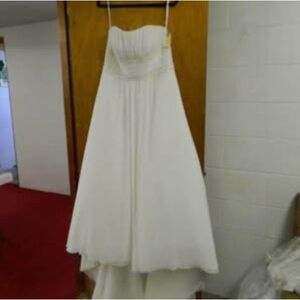 Elegant White Wedding Dress